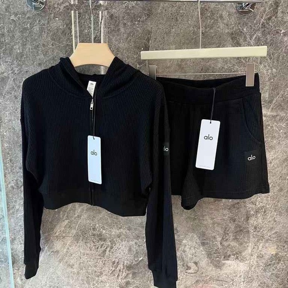 ALO Yoga Black Hoodie Sweatshirt and Skirts Set - Picture 1 of 4